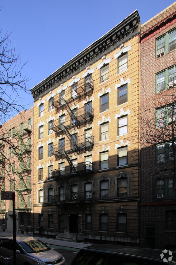 Building Photo - 199 W Tenth St