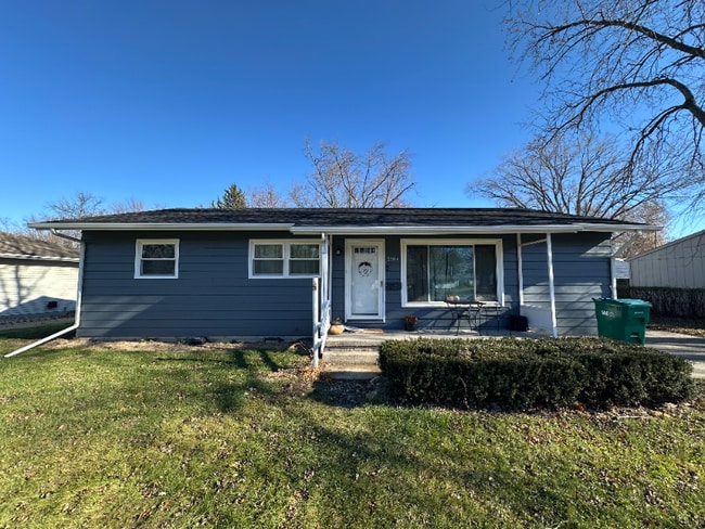 Building Photo - 2204 Melrose Ave