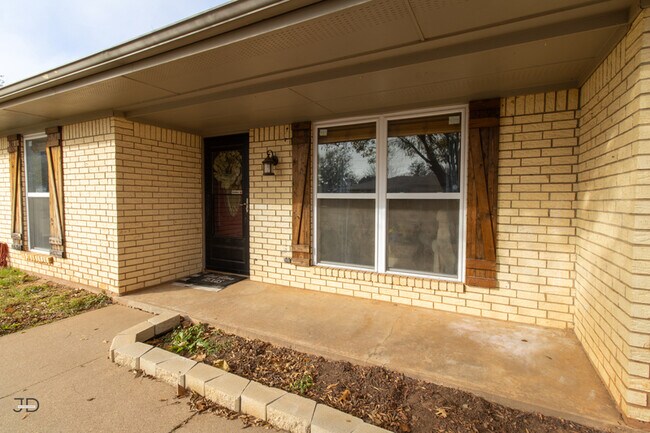 Foto del edificio - 5604 Greentree Ave