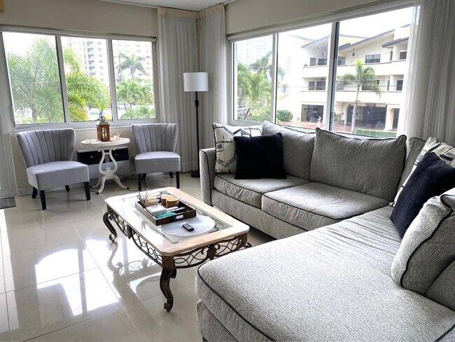 Building Photo - 3201 SE 12th St