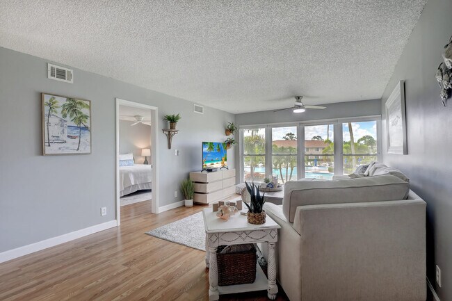 Foto del edificio - 154 Palm Dr