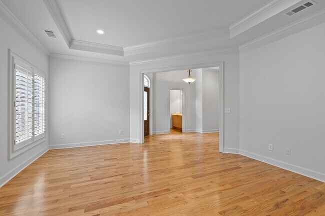 Foto del edificio - 2021 Hillbrook Cir
