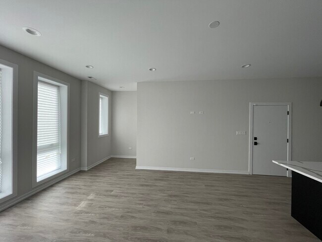 Foto del edificio - 2848 W Adams St