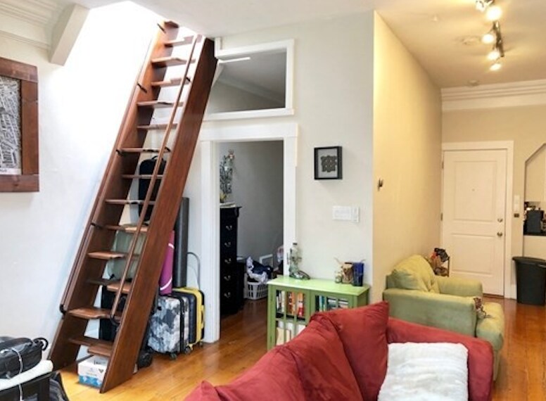 Primary Photo - 193 Beacon St