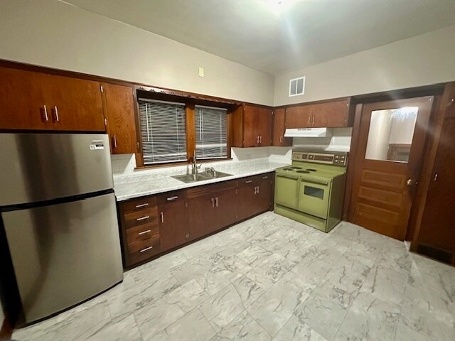 Foto del edificio - 1119 Clinton St