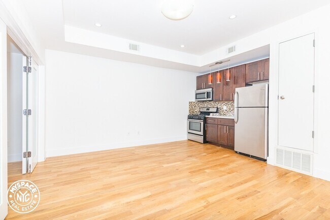 Foto del edificio - 842 Kent Ave