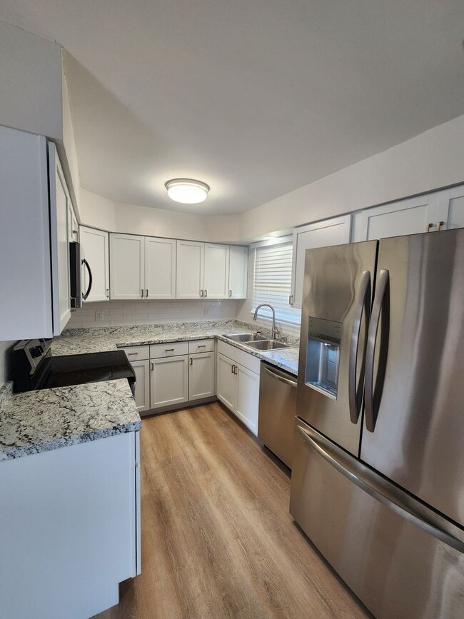 Building Photo - 1212 Bell Ave