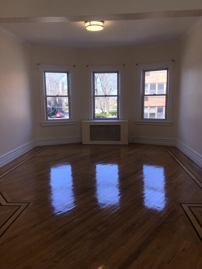 Living room - 26 Clinton Pl