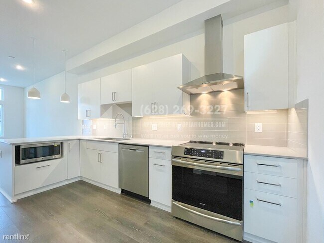 Building Photo - 2 br, 2 bath Townhome - 2040 24th Ave S -