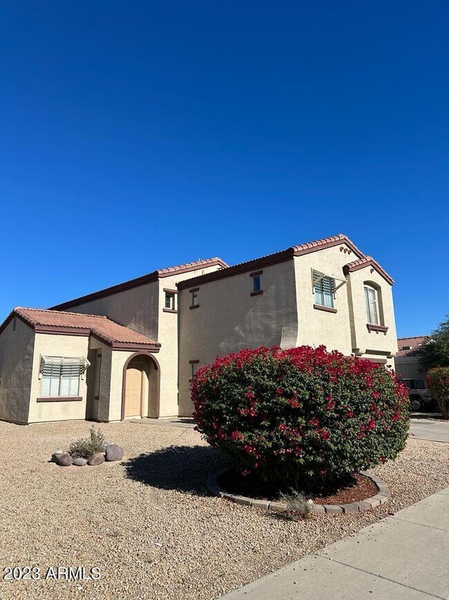 Building Photo - 8346 W Hughes Dr