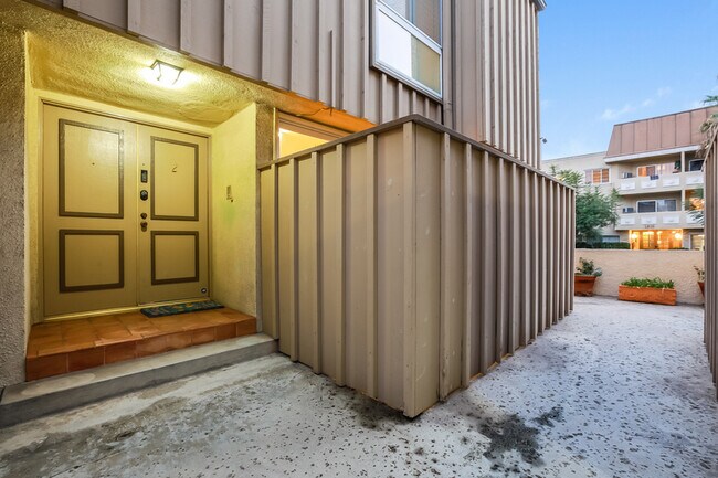 Building Photo - 1818 Parnell Ave
