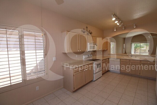 Building Photo - 4625 E Desert Cactus St