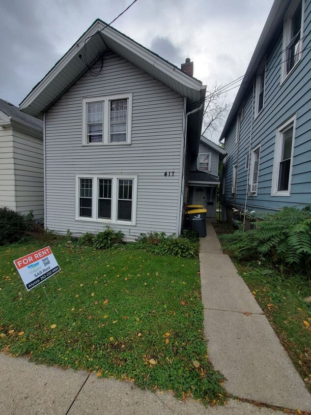 Primary Photo - 417-419 Madison St duplex