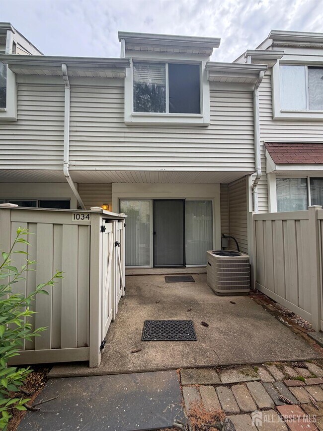 Building Photo - 1034 Schmidt Ln