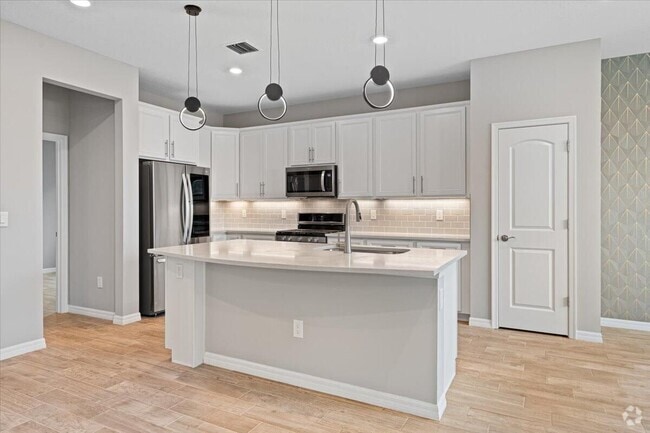 Building Photo - 10437 SW Captiva Dr