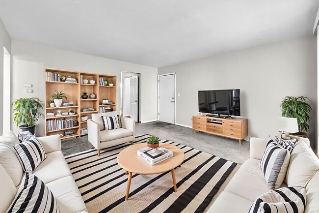 Interior Photo - Clover Hills