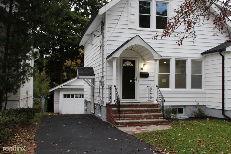 Primary Photo - 4 br, 2.5 bath House - 91 Roosevelt Ave