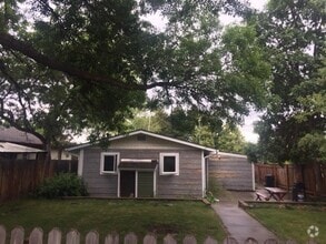 Building Photo - 1405 S Willson Ave