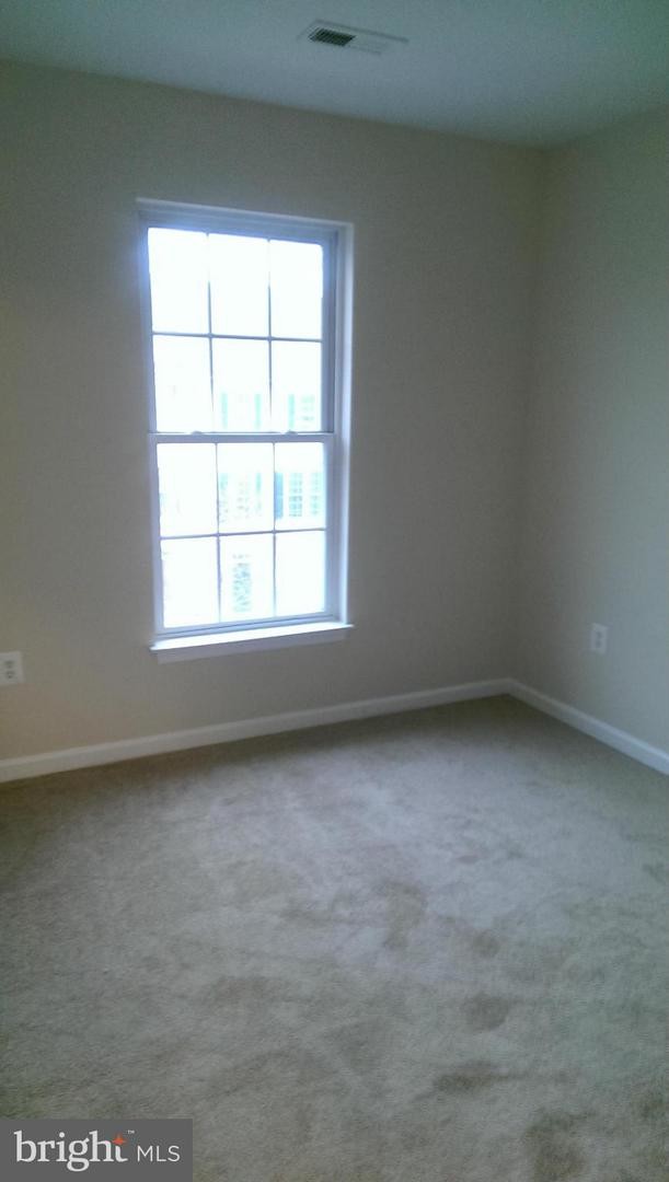 Foto del edificio - 823 Fairview Village Ct
