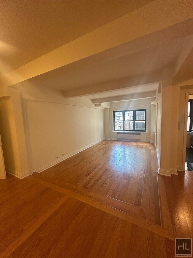 Building Photo - EAST 56 STREET