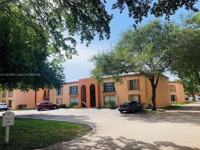 Building Photo - 7151 Miami Lakes Dr