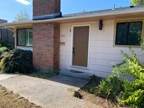 Building Photo - 3043-3045-3045 SW Dolph Ct