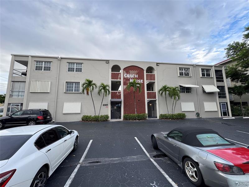Foto principal - 2301 NE 14th Street Causeway