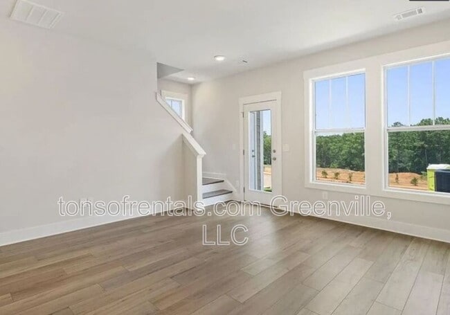 Building Photo - 203 Dalmatian Dr