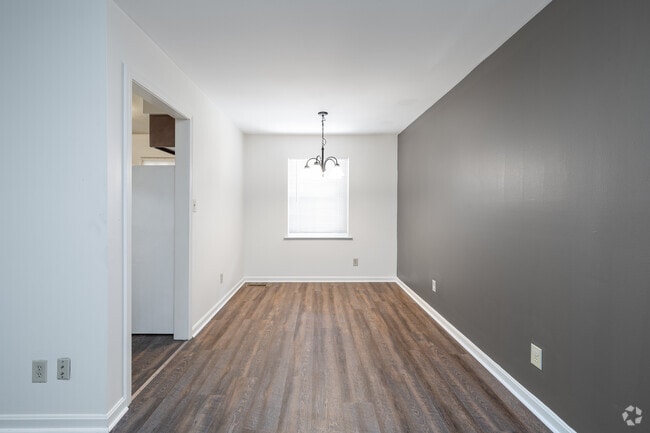 2BR, 1BA - 900SF Dining Room - Ross Center Village