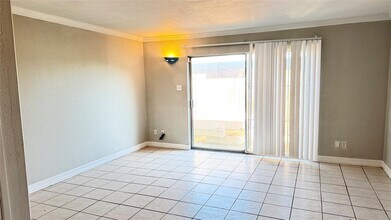 Building Photo - 7818 Grove Ridge Dr