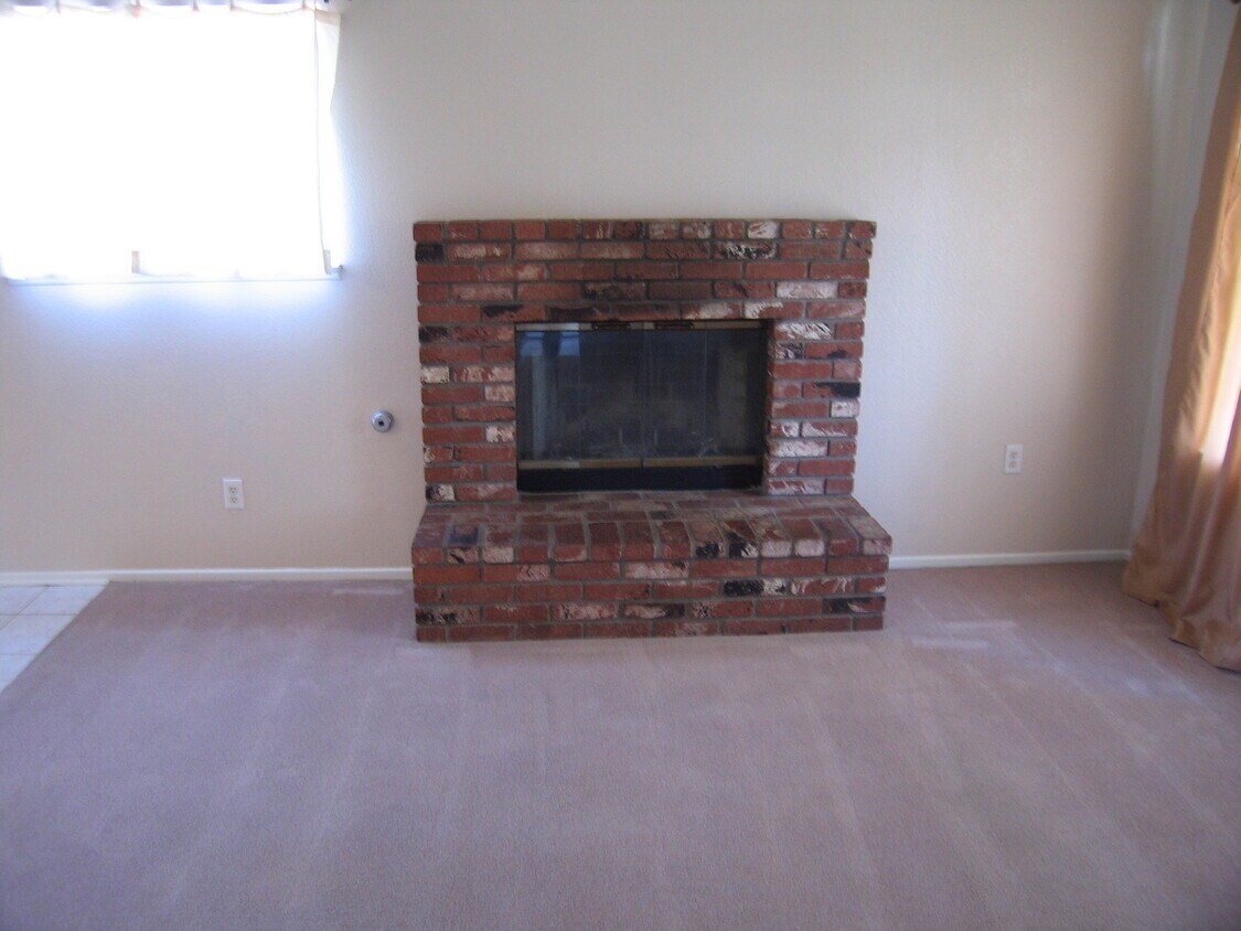 Foto del edificio - SPACIOUS SINGLE STORY