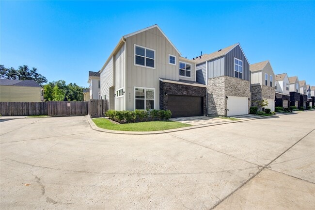 Building Photo - 8803 Hollister Pine Ct