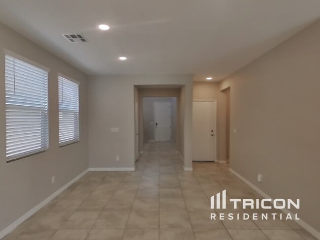 Foto del edificio - 6563 Smithville Ave