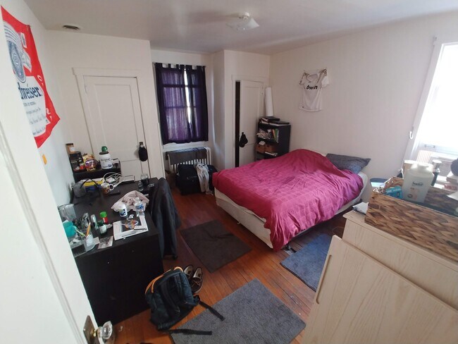 Foto del edificio - 5609 Wilkins Ave