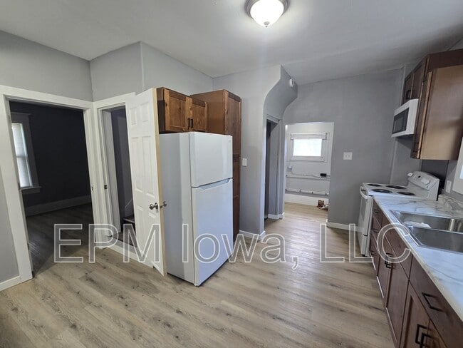Foto del edificio - 1901 Johnson Ave NW