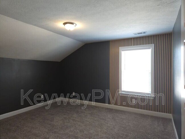 Building Photo - 5921 Big Pond Trl