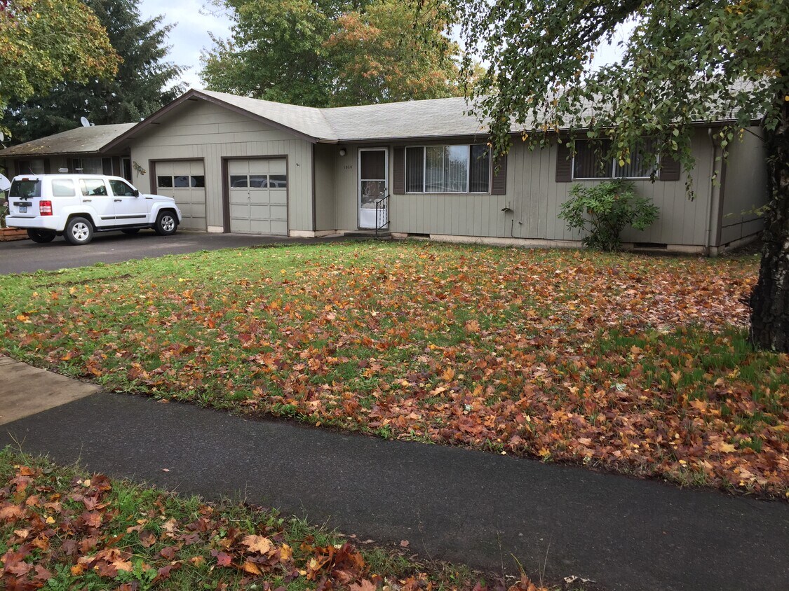 1930 1934 Westminster Place, Stayton, OR 97383 Townhome Rentals in