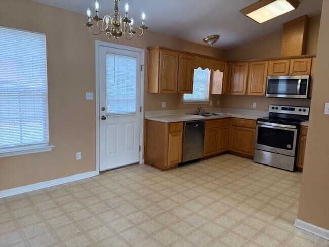 Building Photo - 3Br 2Ba House for Rent