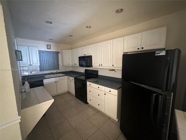 Building Photo - 1939 Jefferson St