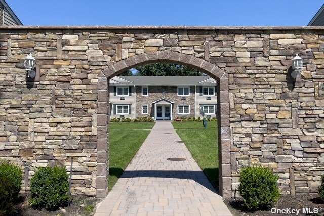 Foto del edificio - 65 Island Blvd