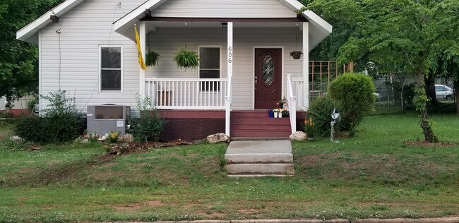 Foto del edificio - 606 S 5th St