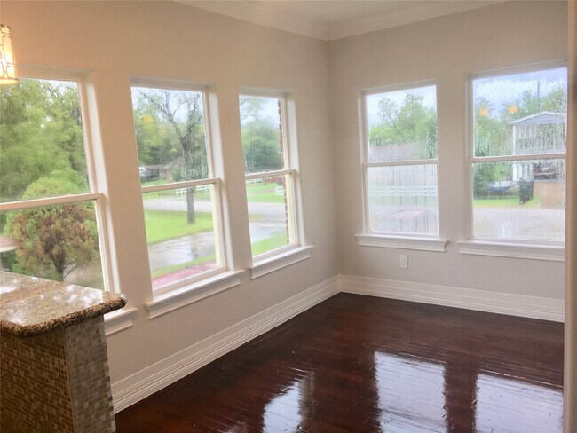 Building Photo - 12430 Pecan Ct