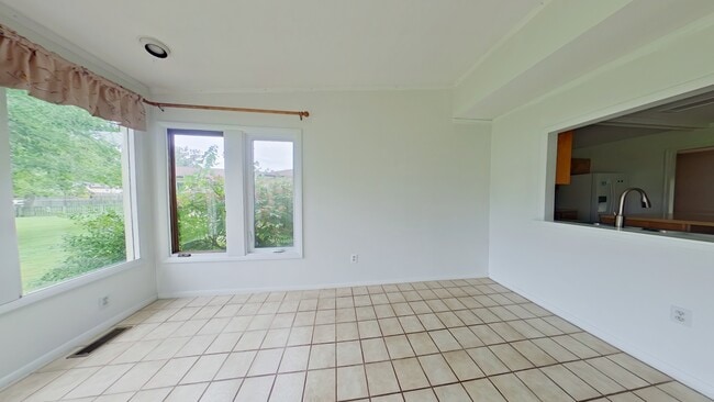 Building Photo - 14355 Rainy Lake Dr