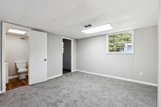 Foto del edificio - 2149 Indian Hill Rd