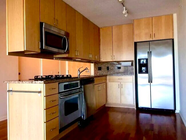 Foto del edificio - 9725 Woods Dr
