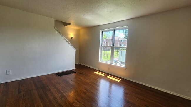 Building Photo - 188 Victory Ln