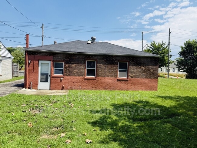 Building Photo - 4378 E 175th St