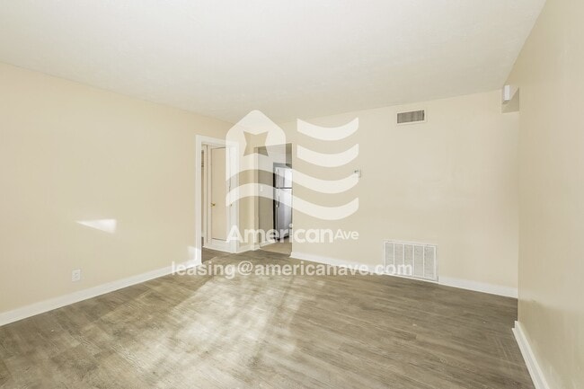 Building Photo - 321 Rexford St