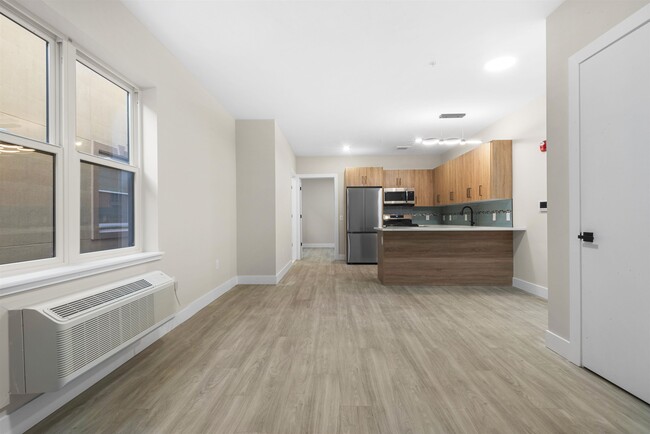 Building Photo - 212 70th St
