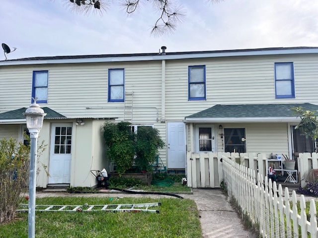 Primary Photo - 1409 E Alamito St